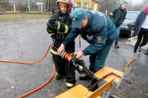 ���,�����